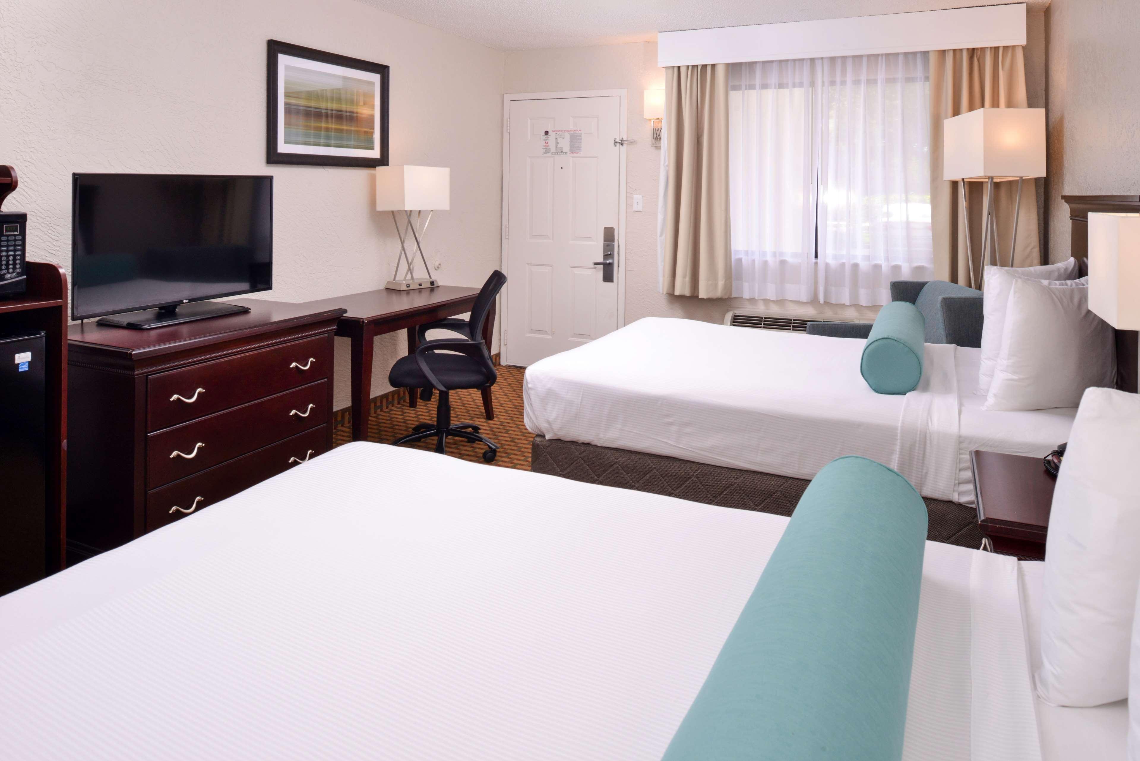 เบสต์ เวสเทิร์น อินเตอร์เนชั่นแนล ไดรฟ์ ออร์ลันโด Hotel Williamsburg ภายนอก รูปภาพ