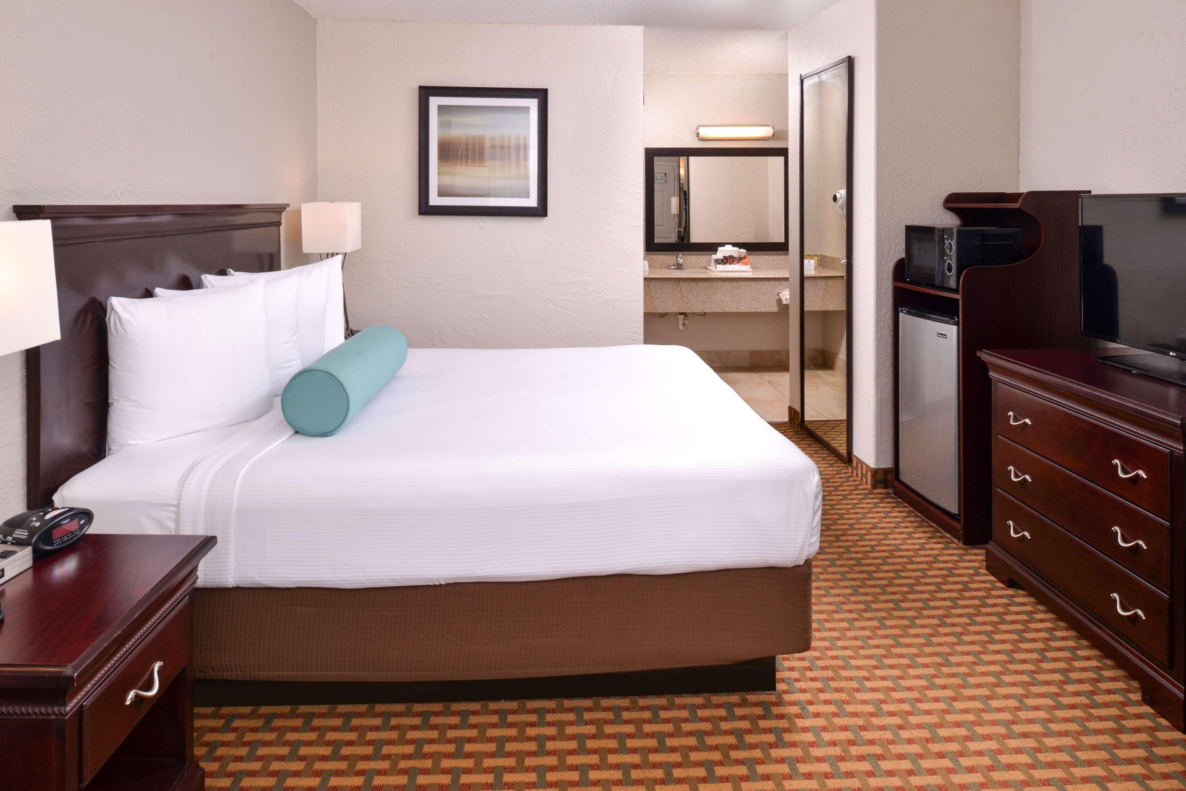 เบสต์ เวสเทิร์น อินเตอร์เนชั่นแนล ไดรฟ์ ออร์ลันโด Hotel Williamsburg ภายนอก รูปภาพ