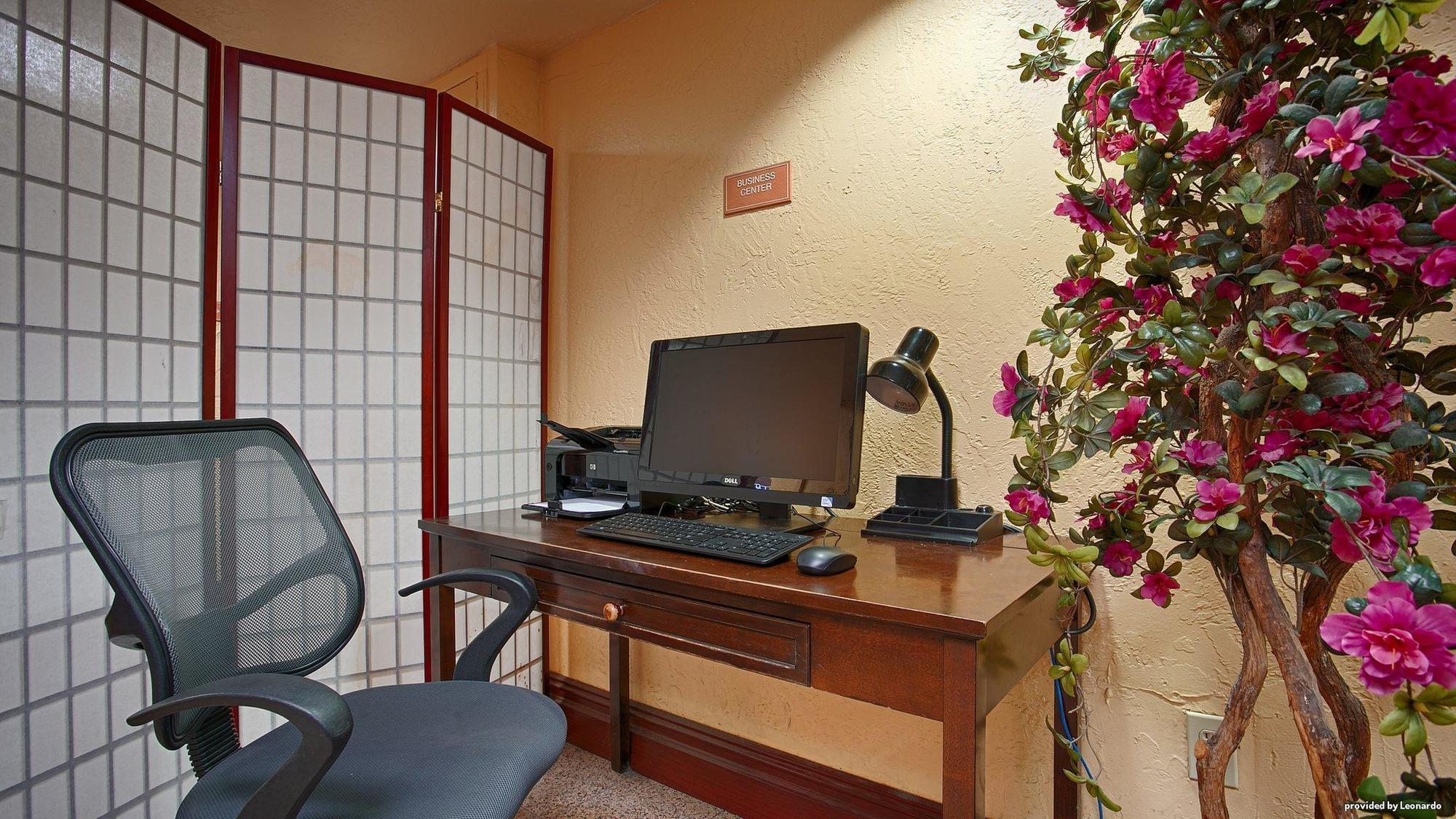 เบสต์ เวสเทิร์น อินเตอร์เนชั่นแนล ไดรฟ์ ออร์ลันโด Hotel Williamsburg ภายนอก รูปภาพ