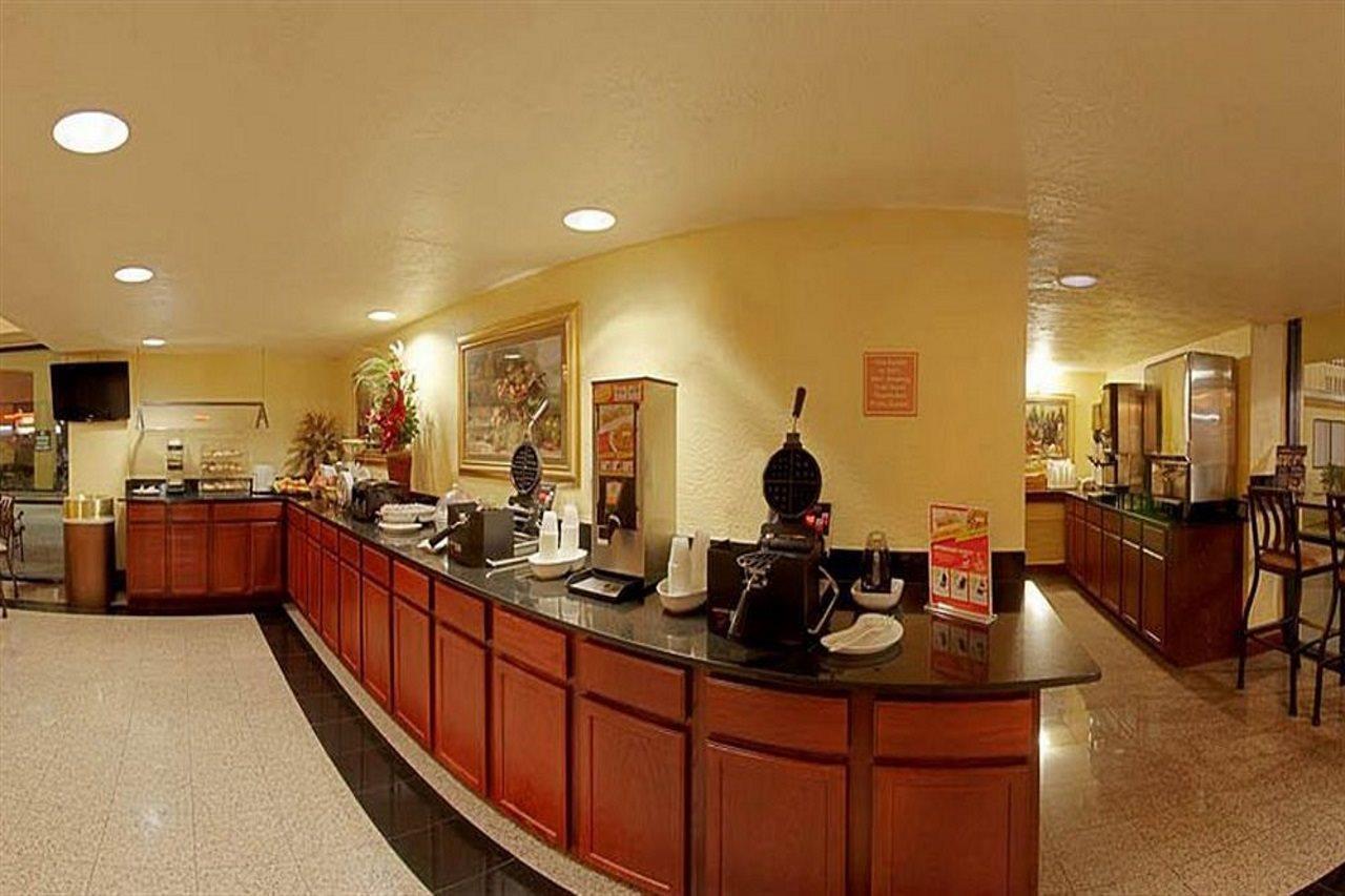 เบสต์ เวสเทิร์น อินเตอร์เนชั่นแนล ไดรฟ์ ออร์ลันโด Hotel Williamsburg ภายนอก รูปภาพ