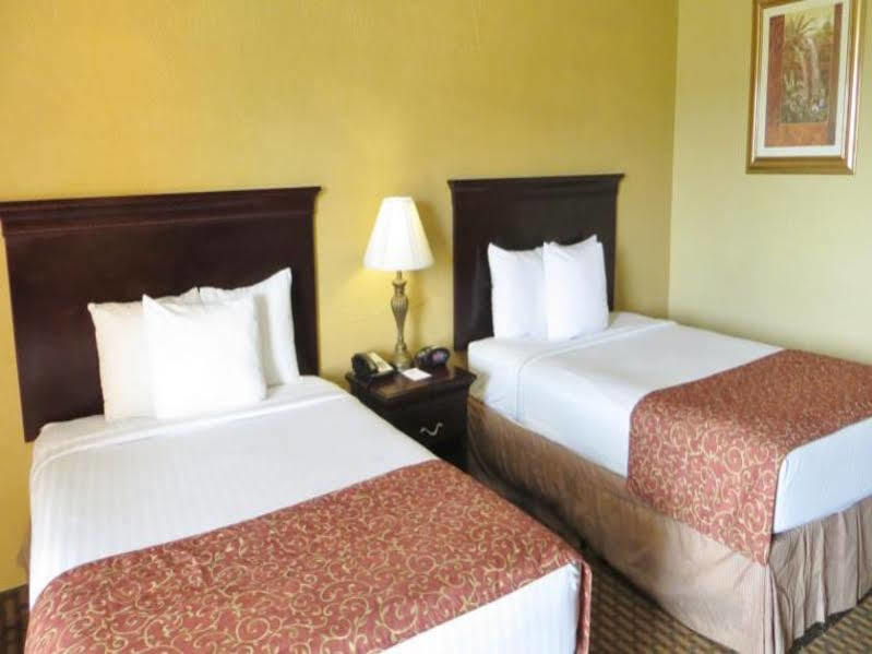 เบสต์ เวสเทิร์น อินเตอร์เนชั่นแนล ไดรฟ์ ออร์ลันโด Hotel Williamsburg ภายนอก รูปภาพ